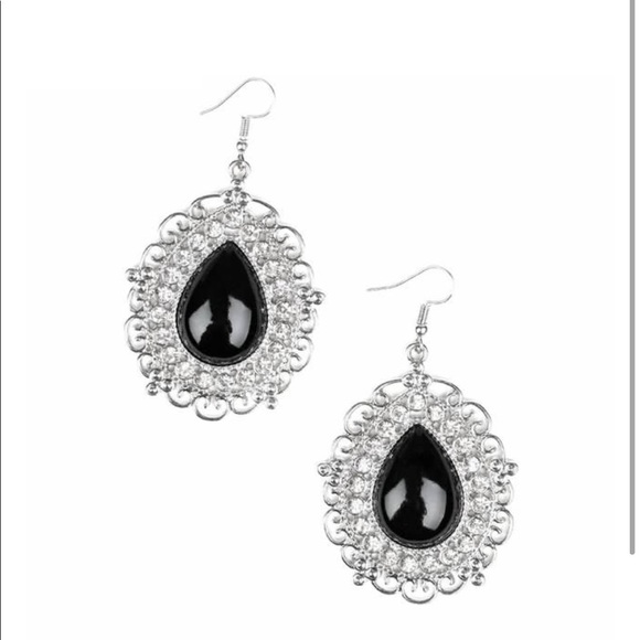 Jewelry - Silver black rhinestone drop dangle earrings